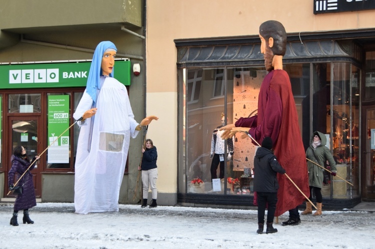 Gigantyczne jasełka w świdnickim Rynku