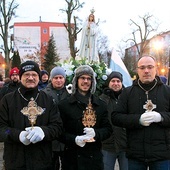 ▲	Towarzyszyli im w swoich relikwiach św. Jan Paweł II, św. s. Faustyna Kowalska i bł. ks. Michał Sopoćko.