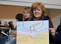 ▲	Ukraińskie rodziny znalazły m.in. bezpieczną przystań u sióstr Matki Bożej Miłosierdzia (na zdjęciu – spotkanie w sanktuarium Bożego Miłosierdzia w Płocku).