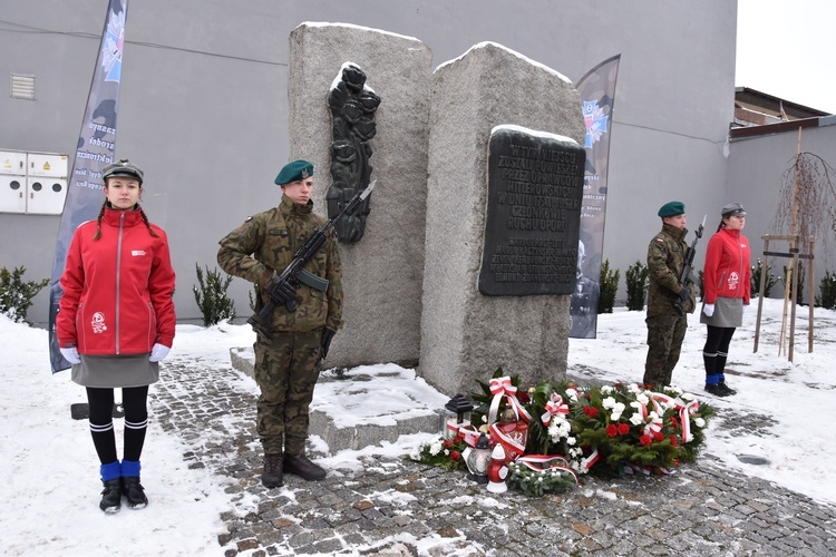 Uroczystości odbyły się w kościele farnym i przy pomniku upamiętniającym pomordowanych 80 lat temu.