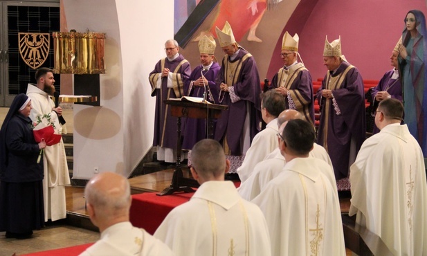 Katowice: 65. rocznica święceń kapłańskich abp. seniora Damiana Zimonia