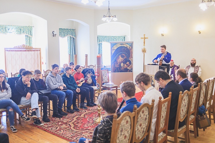 Adwentowa skrutacja dla młodzieży