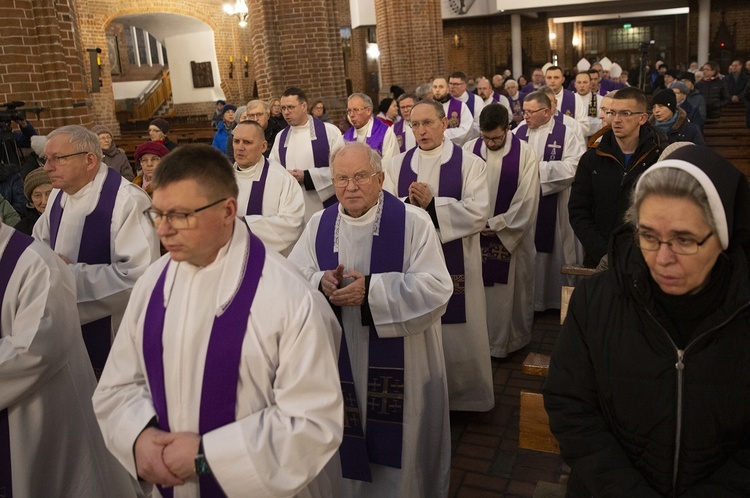 Pożegnanie bp. Werno w Kołobrzegu, cz. 1