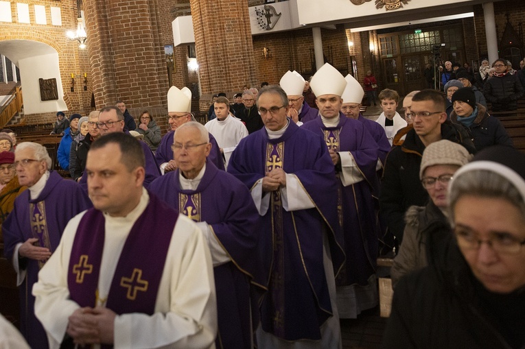 Pożegnanie bp. Werno w Kołobrzegu, cz. 1