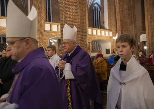 Pożegnanie bp. Werno w Kołobrzegu, cz. 1