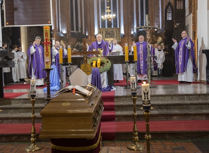 Pożegnanie bp. Werno w Kołobrzegu, cz. 2