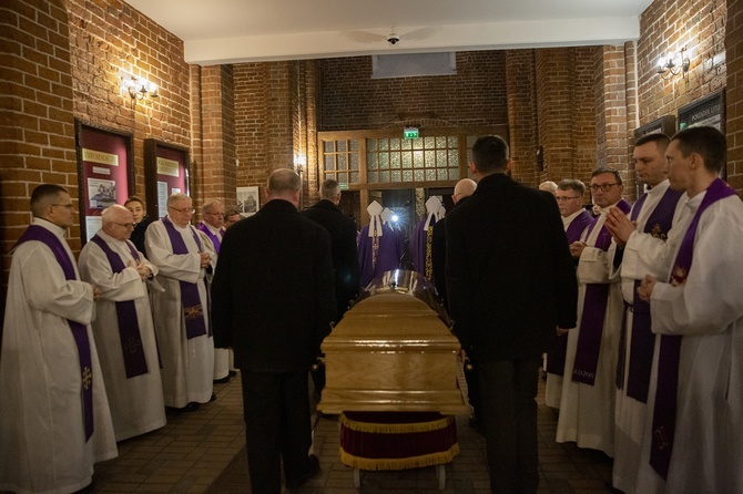 Pożegnanie bp. Werno w Kołobrzegu, cz. 2