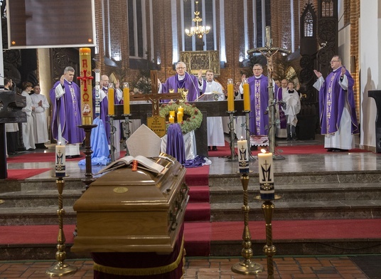 Kołobrzeg pożegnał bp. Werno