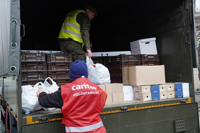 Pomoc potrzebującym