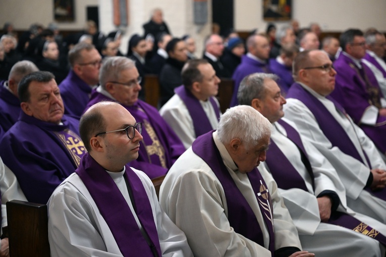 Pogrzeb bp. Werno w Koszalinie, cz. 1