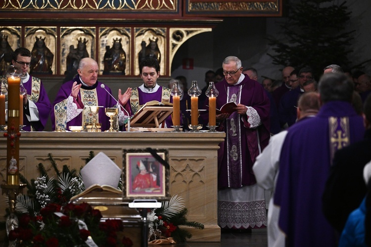 Pogrzeb bp. Werno w Koszalinie, cz. 1