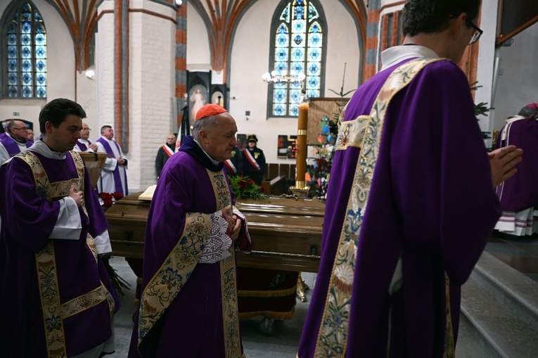 Pogrzeb bp. Werno w Koszalinie, cz. 1