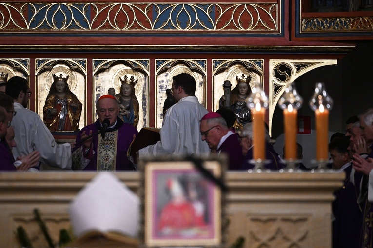 Pogrzeb bp. Werno w Koszalinie, cz. 1