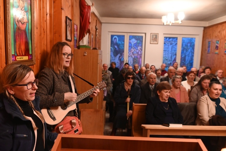 Spotkanie opłatkowe i poświęcenie kaplicy w Schronisku Brata Alberta