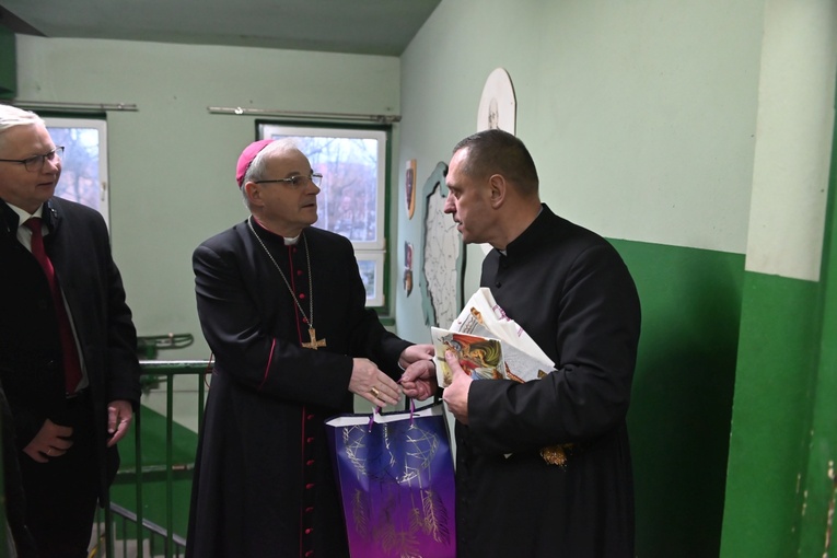 Spotkanie opłatkowe i poświęcenie kaplicy w Schronisku Brata Alberta