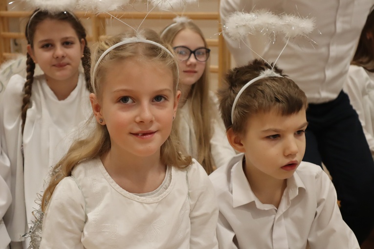 Jasełka w Szkole Podstawowej Sióstr Salezjanek we Wrocławiu