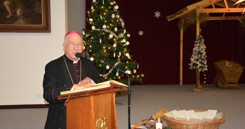 Biskup podczas spotkania podziękował za każde uczynione dobro dla Kościoła łowickiego.