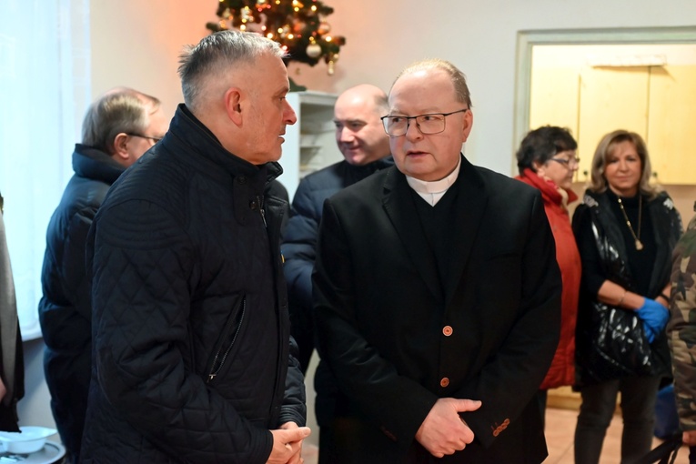 Wałbrzych. Ponad 100 osób na wigilii Caritas