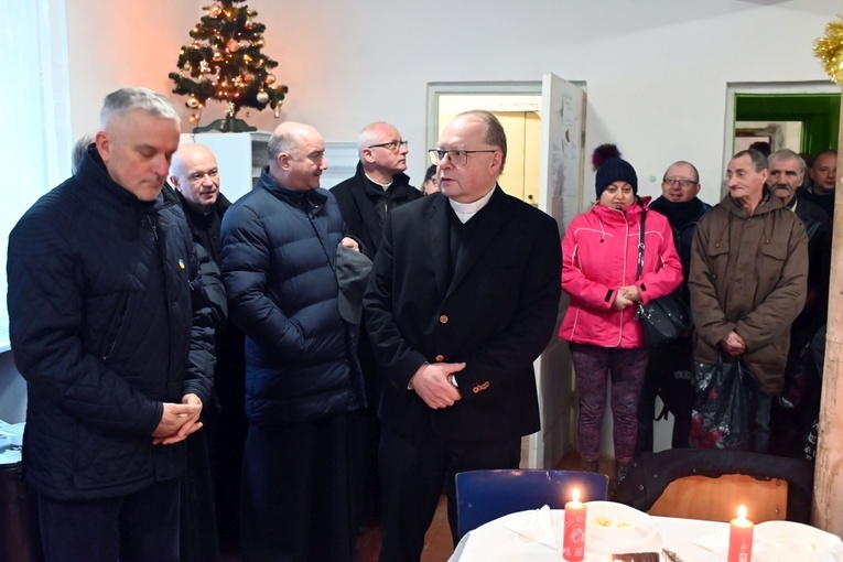 Wałbrzych. Ponad 100 osób na wigilii Caritas