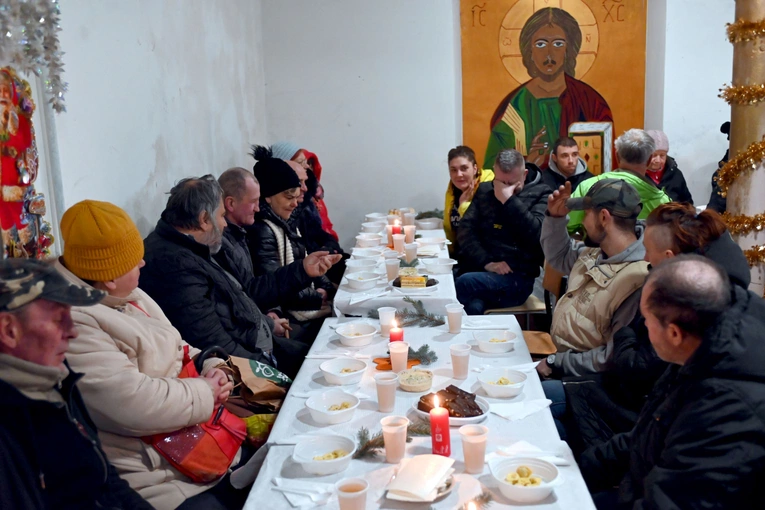 Wałbrzych. Ponad 100 osób na wigilii Caritas
