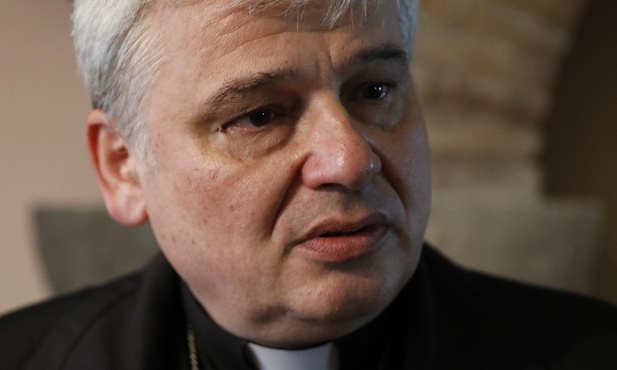 Kard. Krajewski w Boże Narodzenie odwiedza ubogich w Kijowie 