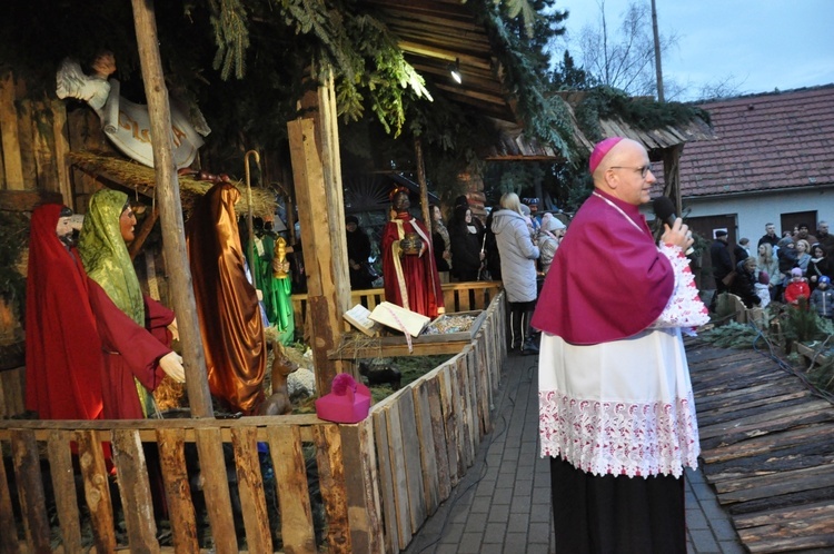 Kolędowanie w szczepanowickim Betlejem