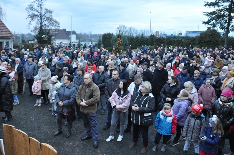 Kolędowanie w szczepanowickim Betlejem