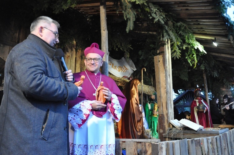 Kolędowanie w szczepanowickim Betlejem