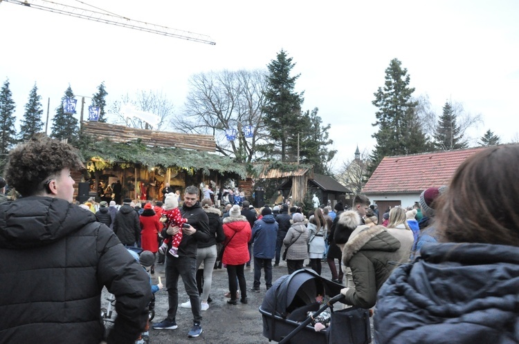 Kolędowanie w szczepanowickim Betlejem