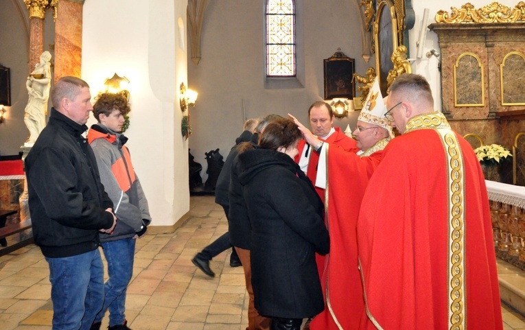 Pracujący za granicą przyjechali do Jemielnicy