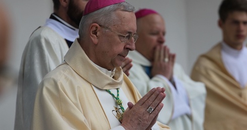 Episkopat Polski apeluje o modlitwę za Benedykta XVI