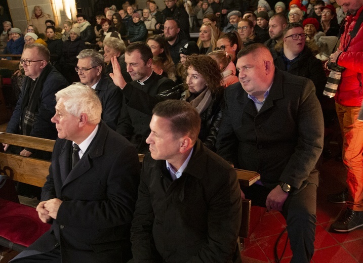 Charytatywny Koncert Bożonarodzeniowy, cz. 1