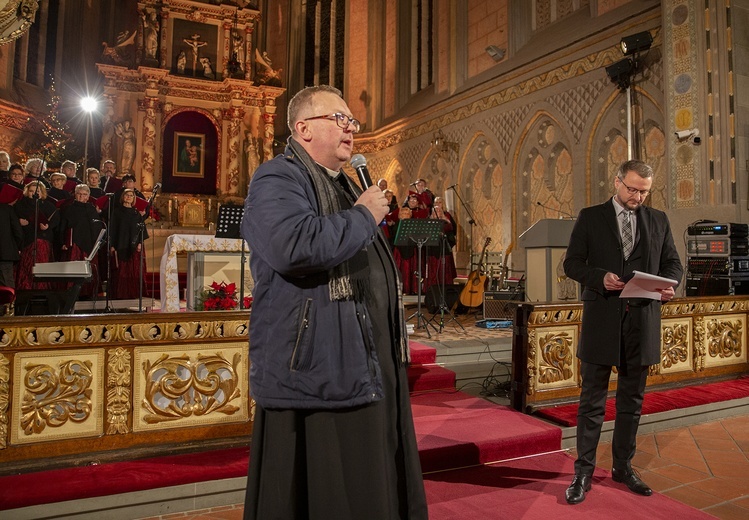 Charytatywny Koncert Bożonarodzeniowy, cz. 1