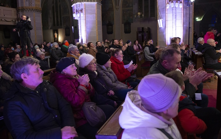 Charytatywny Koncert Bożonarodzeniowy, cz. 2