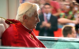 Abp Mokrzycki prosi o modlitwę za Papieża Seniora