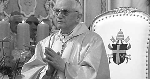 Kard. Joseph Ratzinger, trzy lata później papież Benedykt XVI, 25 maja 2002 roku przewodniczył w radomskiej katedrze Mszy św. z obrzędem święceń biskupich ks. prał. Zygmunta Zimowskiego, trzeciego ordynariusza diecezji radomskiej.