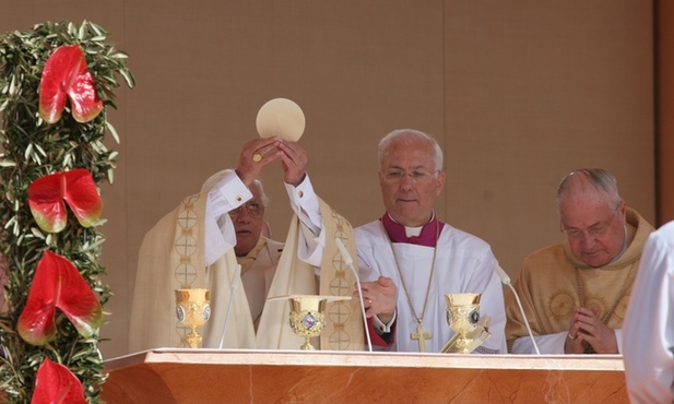 Msza św. za zmarłego papieża seniora