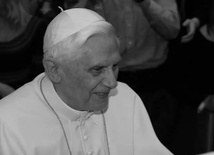 Komunikat biskupa tarnowskiego w związku ze śmiercią Benedykta XVI