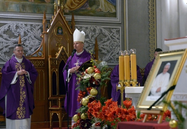 Życzenia noworoczne dla obecnych na liturgii i dla wszystkich diecezjan. 