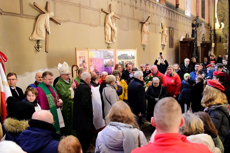 Frombork. Msza św. w 550. rocznicę urodzin Mikołaja Kopernika