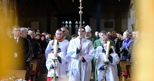 Frombork. Msza św. w 550. rocznicę urodzin Mikołaja Kopernika