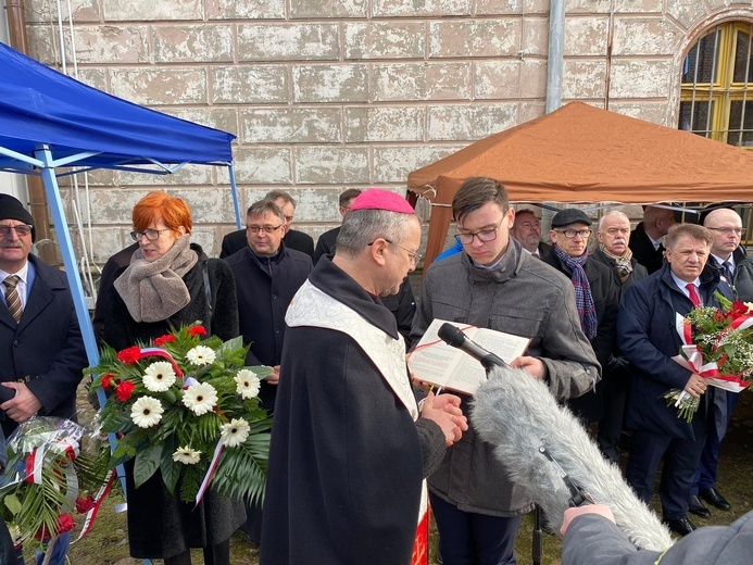 Modlitwa za Ojczyznę i poświęcenie pomnika w Ośnie Lubuskim