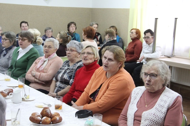 Gródek. Spotkanie przy pączku