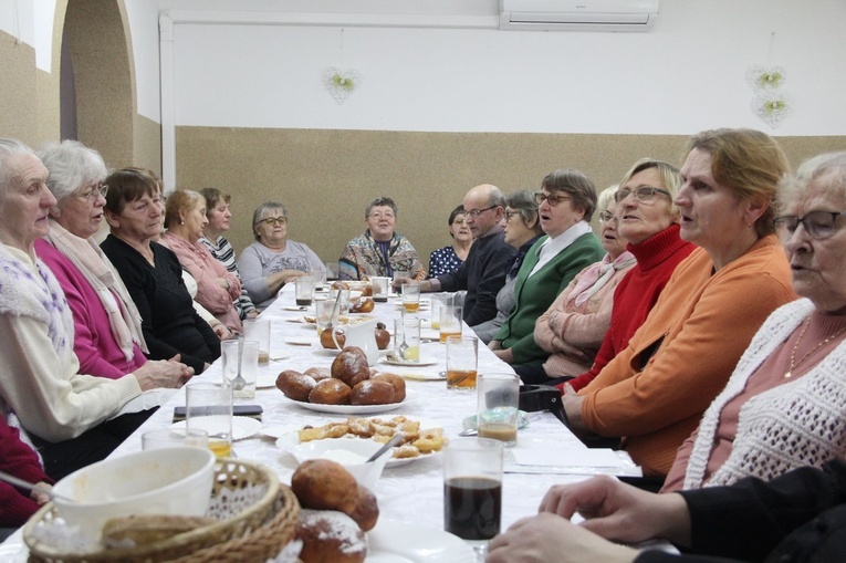 Gródek. Spotkanie przy pączku