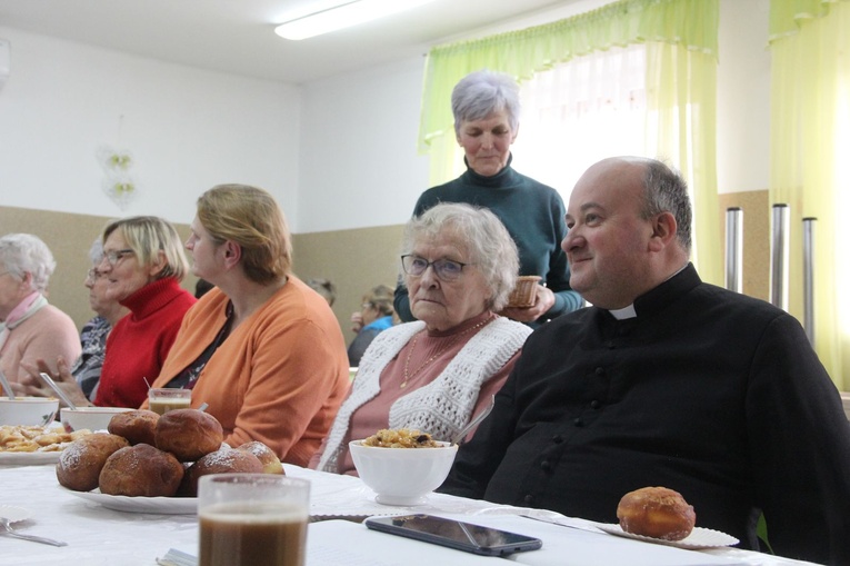 Gródek. Spotkanie przy pączku