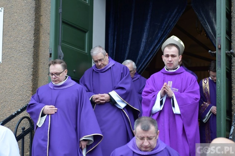 Międzyrzecz. Pogrzeb śp. ks. prałata Mieczysława Derenia