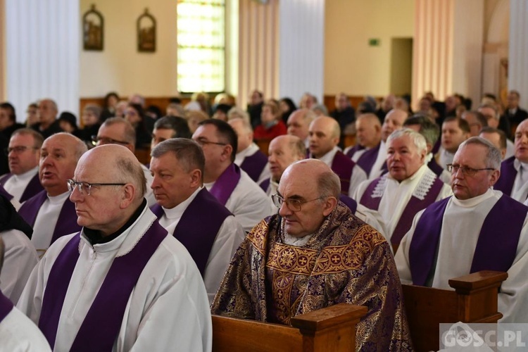 Międzyrzecz. Pogrzeb śp. ks. prałata Mieczysława Derenia