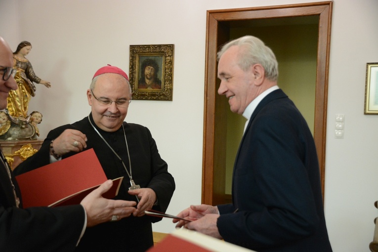 Dwunastu nowych prałatów