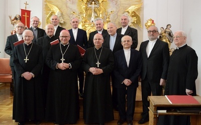 Papież Franciszek uhonorował 12 księży diecezji opolskiej