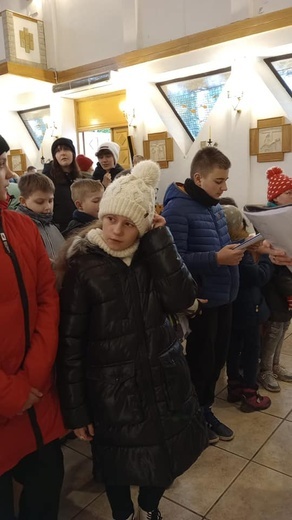 Z wałbrzyskiej kolegiaty zabrali dzieci do Kudowy-Zdroju